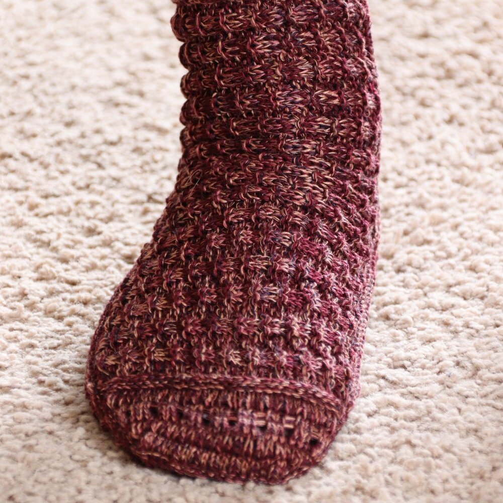 Maroon cashmere handmade socks (Todd and Duncan yarn) NEW